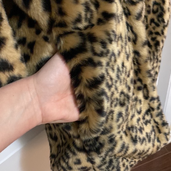 Forever 21 faux fur leopard 3/4 sleeve jacket - Picture 5 of 8